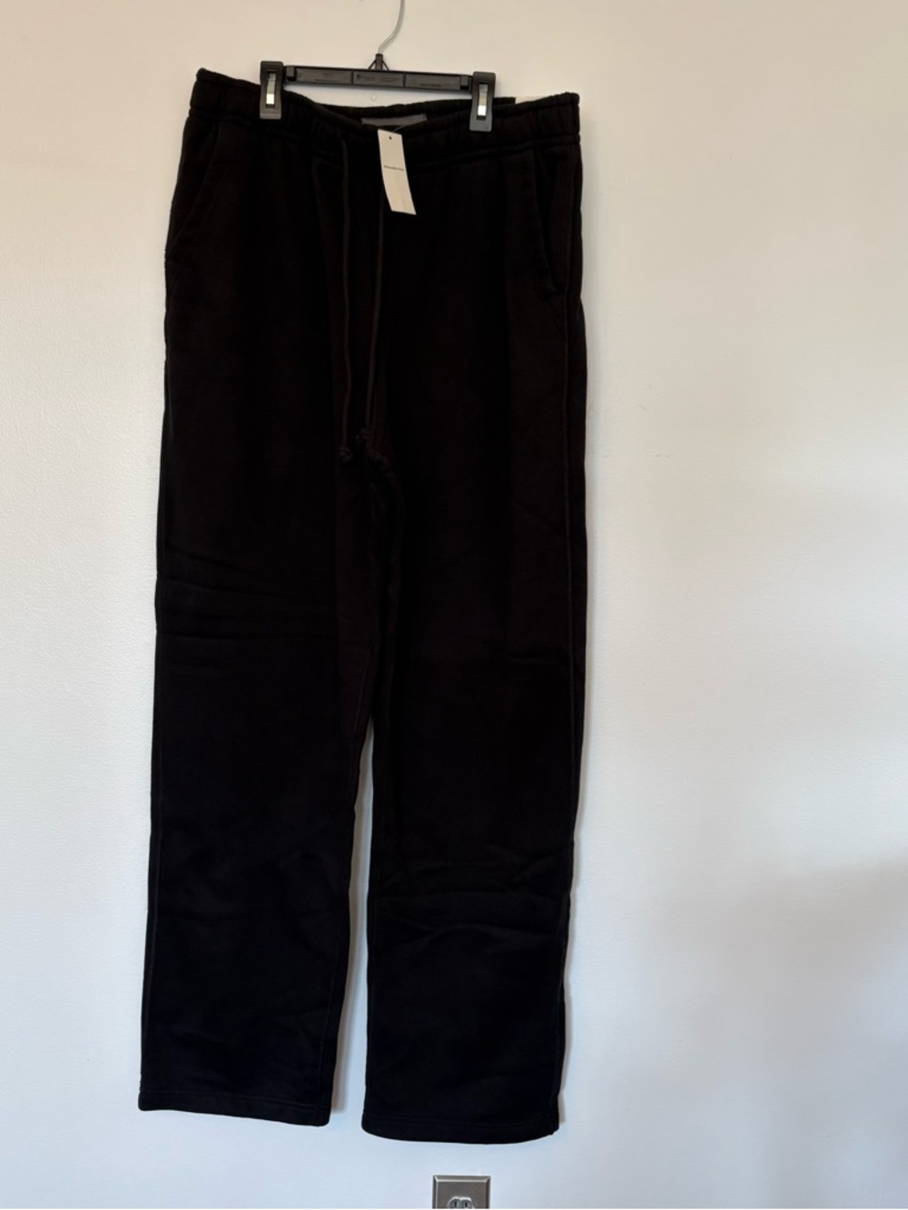 Men's Abercrombie and Fitch Black Essential Baggy Open-Hem Sweatpants. NWT